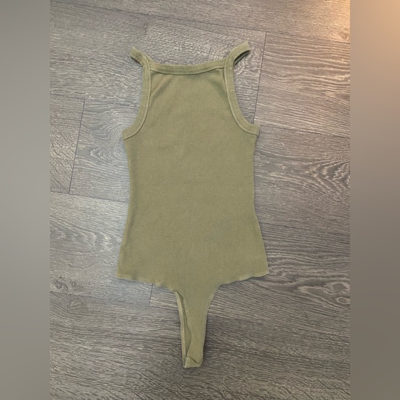 Black & green body suits by Guess - Picture 6 of 10